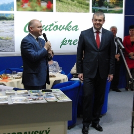 Na 4. ročník výstavy region tour expo v trenčíne prišla trenčianska župa s novým výstavným stánkom a regionálnou kuchárkou „od frištiku k večeri“ - 19