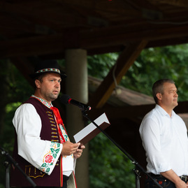Zväčšiť fotografiu - Na folkórnej lysej si ocenenia prevzali skupiny púchovskej doliny - TSK_Folklórna Lysá 2021 (14)