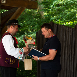 Zväčšiť fotografiu - Na folkórnej lysej si ocenenia prevzali skupiny púchovskej doliny - TSK_Folklórna Lysá 2021 (18)