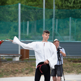 Zväčšiť fotografiu - Na folkórnej lysej si ocenenia prevzali skupiny púchovskej doliny - TSK_Folklórna Lysá 2021 (2)