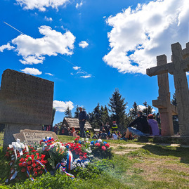 Zväčšiť fotografiu - Na stratenci sa konalo medzinárodné pietne stretnutie - TSK_Stratenec_mini-12