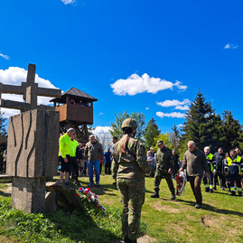 Zväčšiť fotografiu - Na stratenci sa konalo medzinárodné pietne stretnutie - TSK_Stratenec_mini-5