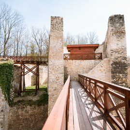 Zväčšiť fotografiu - Na trenčiansky hrad vás odvezie sám matúš čák - TSK_TN hrad_trebuchet_web (19)