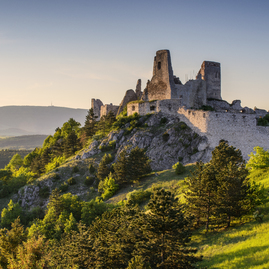 Zväčšiť fotografiu - O míľový krok bližšie k histórii vďaka rozšírenej realite - C¦îachticky hrad