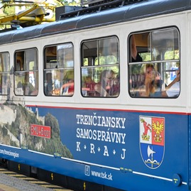 Zväčšiť fotografiu - Obľúbená električka v lete odviezla vyše 11 tisíc cestujúcich - TSK a električka 2024 (10)
