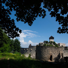 Zväčšiť fotografiu - Poznáme vrcholy pre jubilejný 10. ročník vrchárskej koruny trenčianska! - tn_hrad