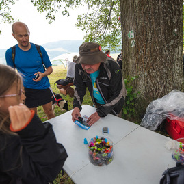 Zväčšiť fotografiu - Pravých „skalných“ turistov neodradila ani nepriazeň počasia - TSK_Jilemnického25_2021-21