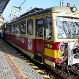 Zväčšiť fotografiu - Tradičná mikulášska električka opäť lámala rekordy návštevnosti
