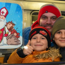 Zväčšiť fotografiu - Tradičná mikulášska električka opäť lámala rekordy návštevnosti