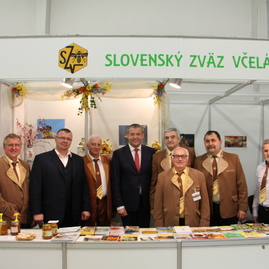 Trenčianske výstavisko sa po 23.-krát premenilo na srdce ovocinárstva a záhradníctva. veľtrh záhradkár 2017 prvýkrát trvá až do nedele! - IMG_5879