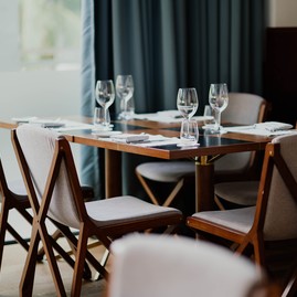 Zväčšiť fotografiu - Už piatym rokom hľadáme top gastro zariadenie v trenčianskom kraji - chuttersnap-hK6PQqmspF0-unsplash