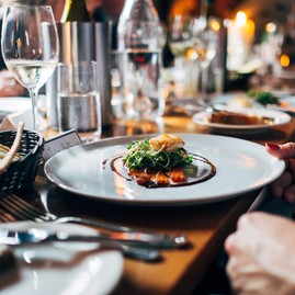 Zväčšiť fotografiu - Už piatym rokom hľadáme top gastro zariadenie v trenčianskom kraji - jay-wennington-N_Y88TWmGwA-unsplash