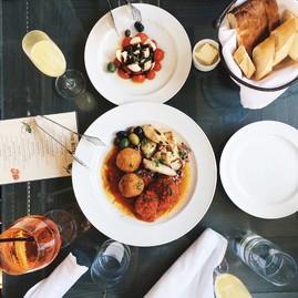 Zväčšiť fotografiu - Už piatym rokom hľadáme top gastro zariadenie v trenčianskom kraji - stil-u2Lp8tXIcjw-unsplash