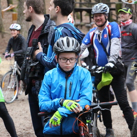 Už po štvrtýkrát môžu profesionálni i sviatoční cyklisti zabojovať o vrchársku korunu trenčianska - IMG_7178