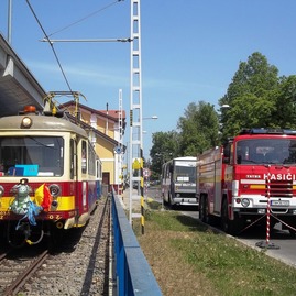V sobotu na koľaje vyrazí trenčianskoteplická historická električka, spoločnosť jej budú robiť aj hasičské veterány - 102_5972 – kópia
