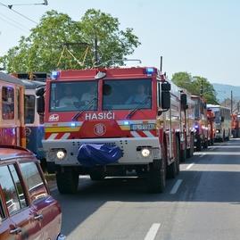V sobotu na koľaje vyrazí trenčianskoteplická historická električka, spoločnosť jej budú robiť aj hasičské veterány - DSC_7161 – kópia