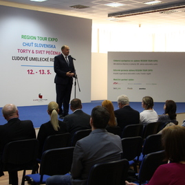 Výstava region tour expo v trenčíne otvorila svoje brány návštevníkom. nové brožúry a cyklomapu trenčianskeho kraja pokrstila kocr trenčín región. - IMG_0968
