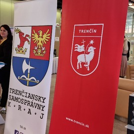 Zväčšiť fotografiu - Zástupcovia štátu a samosprávy v trenčíne odštartovali spoluprácu na projekte ehmk - 20221013_100428(0)