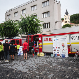 Zväčšiť fotografiu - Blížnemu vždy na pomoc sú už celé storočie - TSK_100 rokov DPO-75