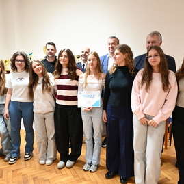 Zväčšiť fotografiu - Ďalší defibrilátor putoval do rybian