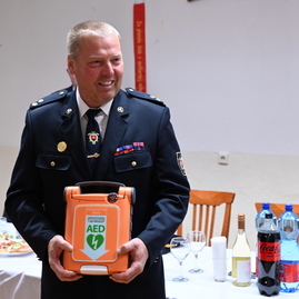 Zväčšiť fotografiu - Ďalší defibrilátor putoval do rybian