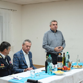 Zväčšiť fotografiu - Župan odovzdal posledné 4 defibrilátory - TSK_AED_Krajné_mini-19