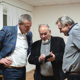Zväčšiť fotografiu - Župan odovzdal posledné 4 defibrilátory - TSK_AED_Krajné_mini-20