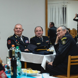 Zväčšiť fotografiu - Župan odovzdal posledné 4 defibrilátory - TSK_AED_Krajné_mini-3