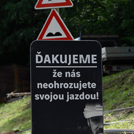 Zväčšiť fotografiu - Cesta na skýcov podstupuje rekonštrukciu, technologicky najnáročnejší je horský úsek - 20230804_TSK_082w