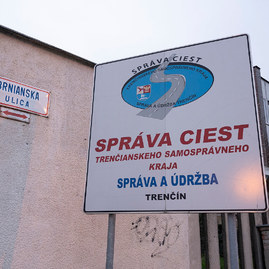 Zväčšiť fotografiu - Cestárom bude počas zimnej údržby pomáhať nová technika - 20201127_TN_SCTSK_068w