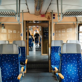 Zväčšiť fotografiu - Cezhraničná spojka začne opäť jazdiť od nedele 15. decembra - TSK_vlak_PU_CZ_mini (12 of 22)