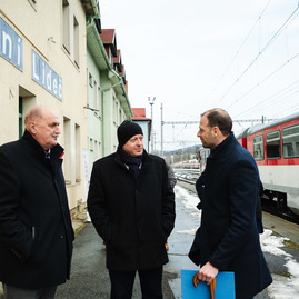 Zväčšiť fotografiu - Cezhraničná spojka začne opäť jazdiť od nedele 15. decembra - TSK_vlak_PU_CZ_mini (22 of 22)