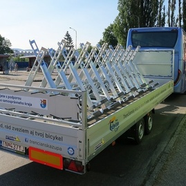 Zväčšiť fotografiu - Cykloautobusy počas víkendov využívajú desiatky cyklistov - Popluhar_Cyklobus_3jun2017_5