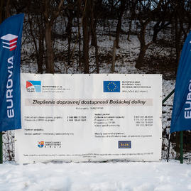 Zväčšiť fotografiu - Do bošáckej doliny vedie vynovená cesta za viac ako 1 mil. eur - 20211213_NOVA_BOSACA_cesta_003w