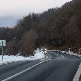 Zväčšiť fotografiu - Do bošáckej doliny vedie vynovená cesta za viac ako 1 mil. eur - 20211213_NOVA_BOSACA_cesta_025w