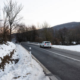 Zväčšiť fotografiu - Do bošáckej doliny vedie vynovená cesta za viac ako 1 mil. eur - 20211213_NOVA_BOSACA_cesta_026w