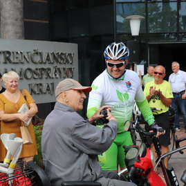 Zväčšiť fotografiu - Do práce na bicykli bude jazdiť rekordný počet župných zamestnancov - IMG_9137