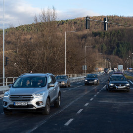 Zväčšiť fotografiu - Doprava na orlovskom moste spustená! - 20201208_PB_Orlovsky_most_024w