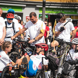 Zväčšiť fotografiu - Káčer bicykloval aj po najobľúbenejšej župnej cyklotrase - TSK_Káčer na bicykli_mini-15