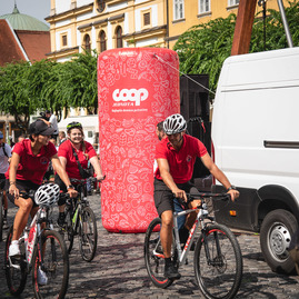 Zväčšiť fotografiu - Káčer bicykloval aj po najobľúbenejšej župnej cyklotrase - TSK_Káčer na bicykli_mini-35