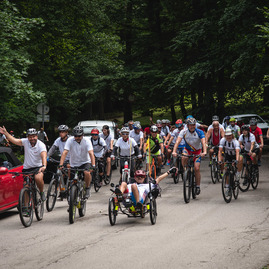 Zväčšiť fotografiu - Káčer bicykloval aj po najobľúbenejšej župnej cyklotrase - TSK_Káčer na bicykli_mini-39