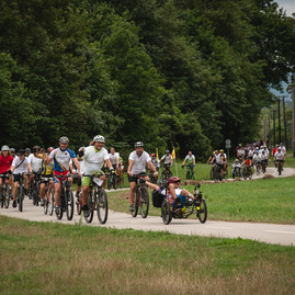 Zväčšiť fotografiu - Káčer bicykloval aj po najobľúbenejšej župnej cyklotrase - TSK_Káčer na bicykli_mini-48