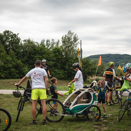 Zväčšiť fotografiu - Káčer bicykloval aj po najobľúbenejšej župnej cyklotrase - TSK_Káčer na bicykli_mini-51