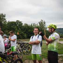 Zväčšiť fotografiu - Káčer bicykloval aj po najobľúbenejšej župnej cyklotrase - TSK_Káčer na bicykli_mini-54