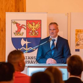 Zväčšiť fotografiu - Kraj premiérovo ocenil dlhoročných cestárov - TSK_oceňovanie SC TSK_mini (27 of 106)