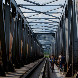 Kraj šliape do pedálov a usilovne pracuje na medzinárodnej cyklotrase, ktorá spojí dve krajiny, kraje i dva hrady - 20190617_cyklotrasa_TN_NEMSOVA_007w