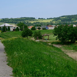 Kraj šliape do pedálov a usilovne pracuje na medzinárodnej cyklotrase, ktorá spojí dve krajiny, kraje i dva hrady - 20190617_cyklotrasa_TN_NEMSOVA_014w