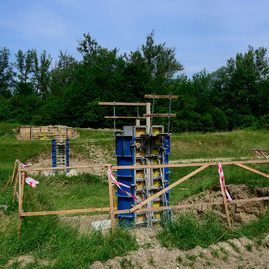 Kraj šliape do pedálov a usilovne pracuje na medzinárodnej cyklotrase, ktorá spojí dve krajiny, kraje i dva hrady - 20190617_cyklotrasa_TN_NEMSOVA_043w