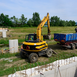 Kraj šliape do pedálov a usilovne pracuje na medzinárodnej cyklotrase, ktorá spojí dve krajiny, kraje i dva hrady - 20190617_cyklotrasa_TN_NEMSOVA_061w
