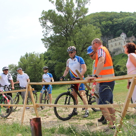 Kraj šliape do pedálov a usilovne pracuje na medzinárodnej cyklotrase, ktorá spojí dve krajiny, kraje i dva hrady - IMG_6786